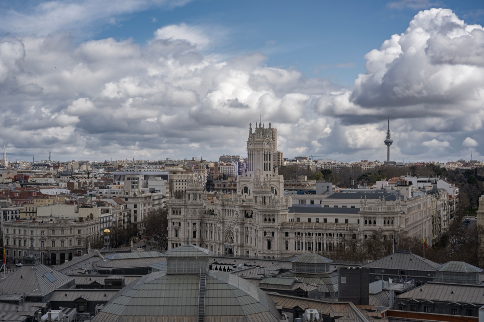 Vista aérea de Madrid con el Palacio de Cibeles